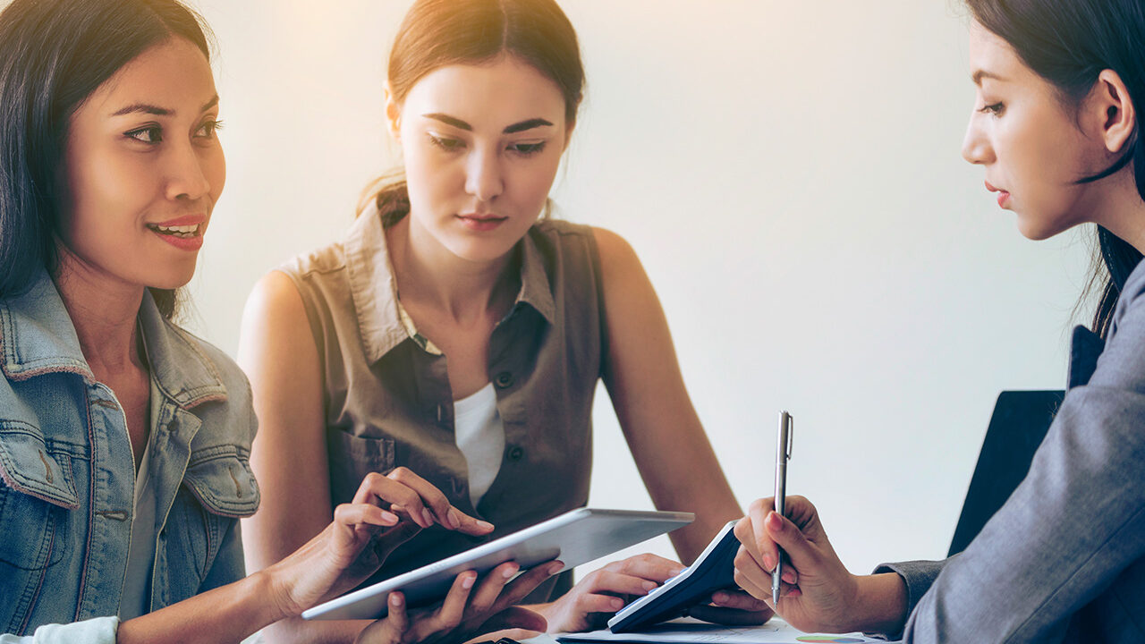 Discover the Best HR Practices to Manage and Pay your Canadian Workforce